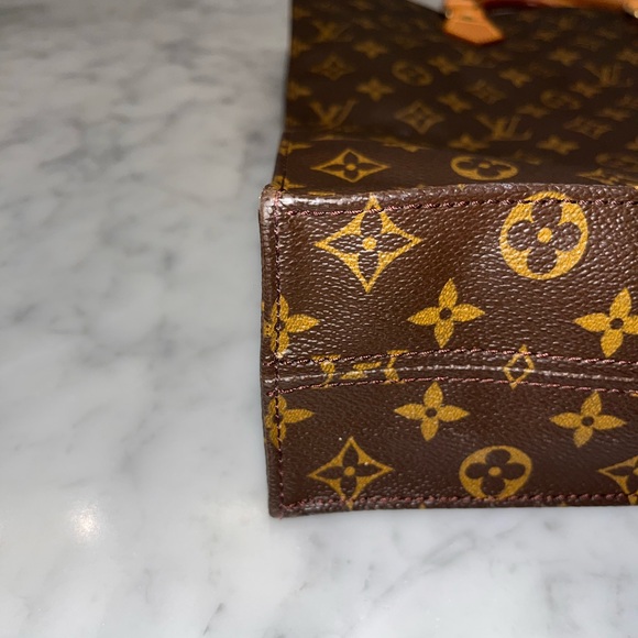 Louis Vuitton authentic Sak Plat tote bag - Picture 7 of 16